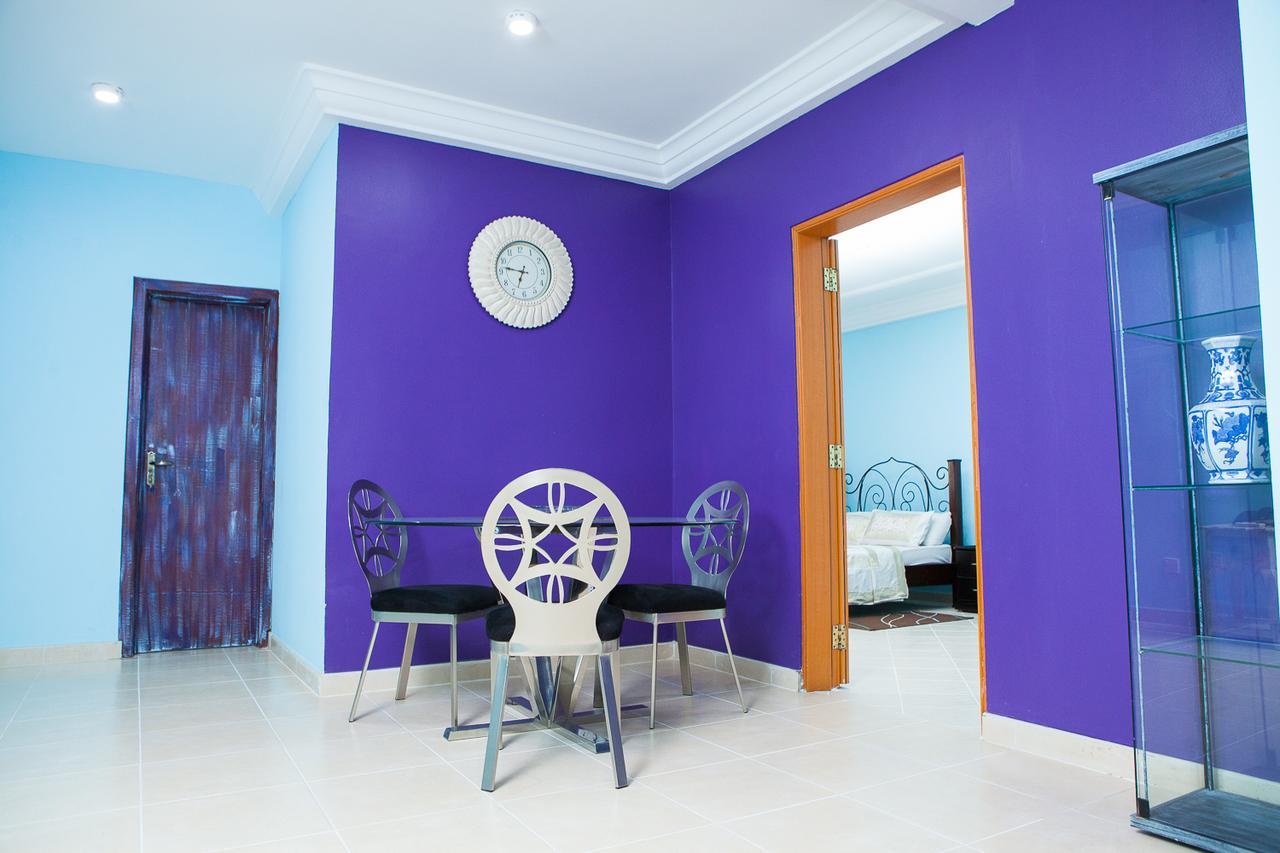 Maxwell Court Apartments Акра Екстериор снимка