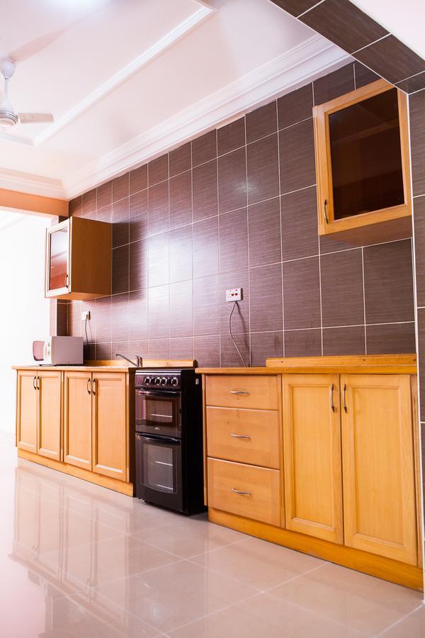 Maxwell Court Apartments Акра Екстериор снимка