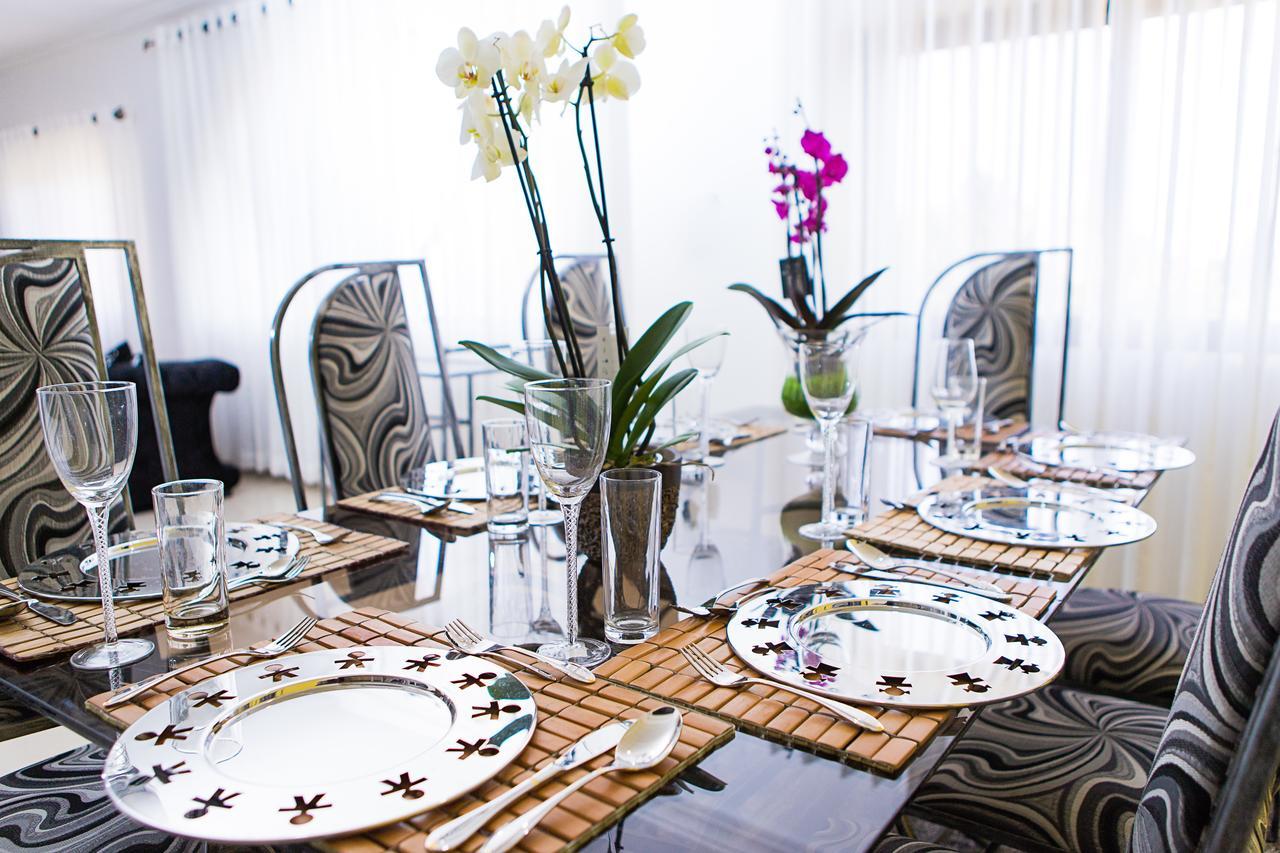Maxwell Court Apartments Акра Екстериор снимка