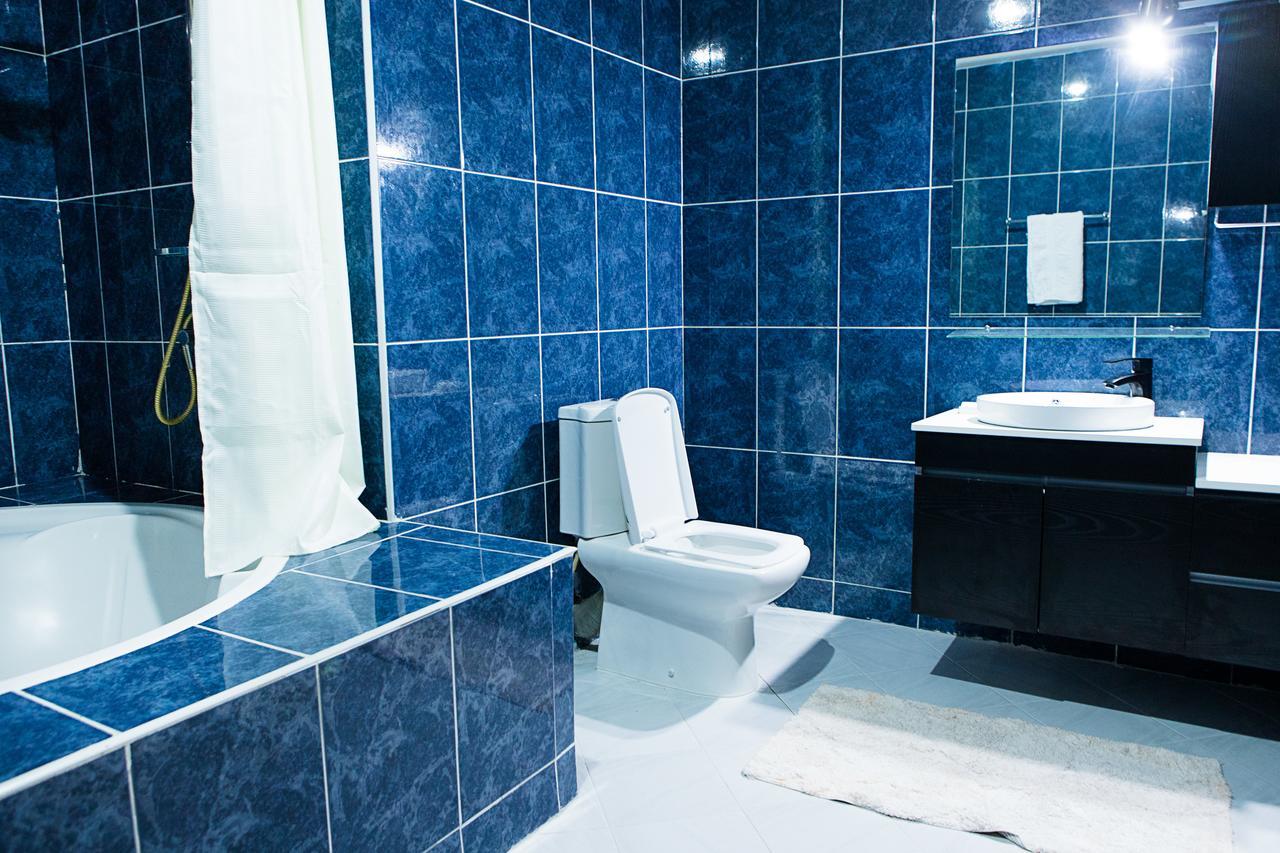 Maxwell Court Apartments Акра Екстериор снимка