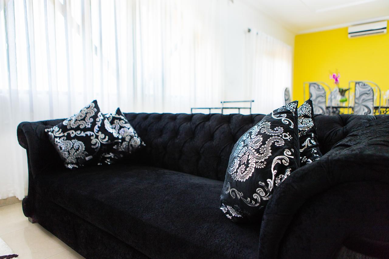 Maxwell Court Apartments Акра Екстериор снимка