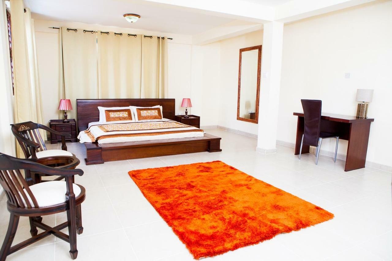 Maxwell Court Apartments Акра Екстериор снимка